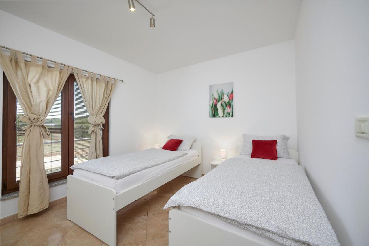Bartona For 8 Persons With Private Swimmingpool * Pula