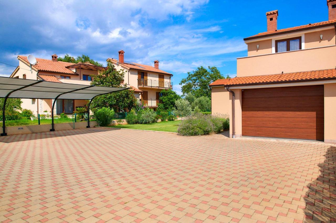 Villa Bartona For 8 Persons With Private Swimmingpool *