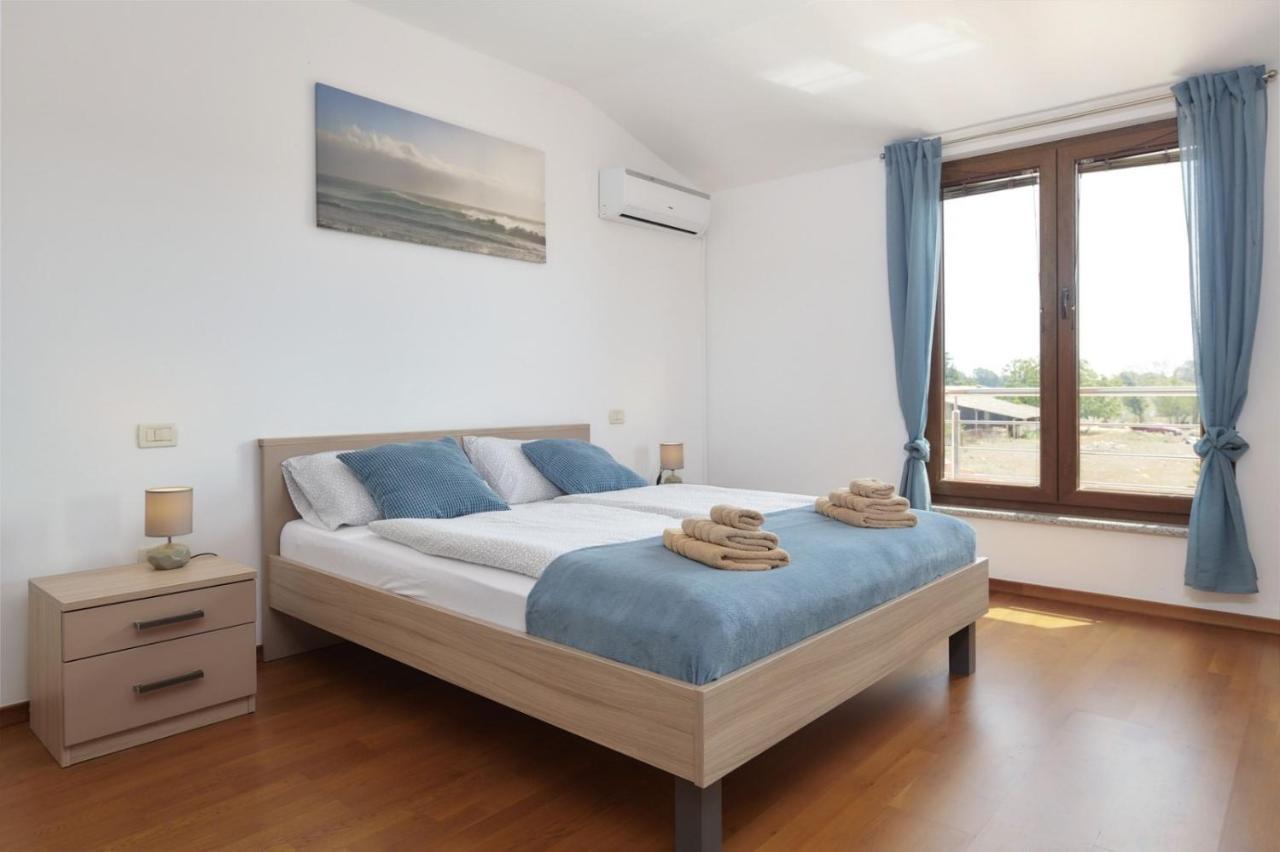Villa Bartona For 8 Persons With Private Swimmingpool *