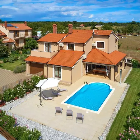 Villa Bartona For 8 Persons With Private Swimmingpool Pula Exteriér fotografie