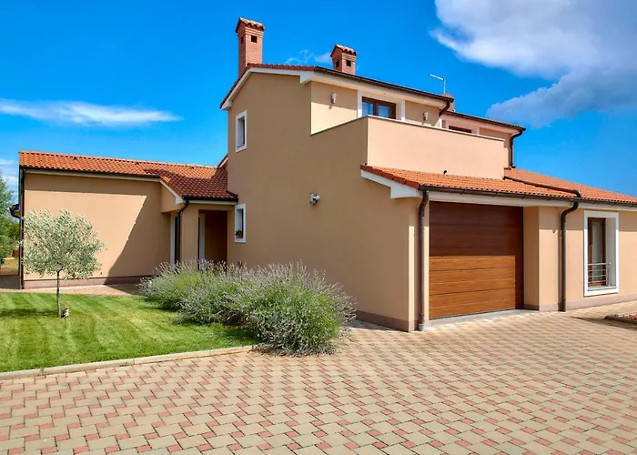 Villa Bartona For 8 Persons With Private Swimmingpool